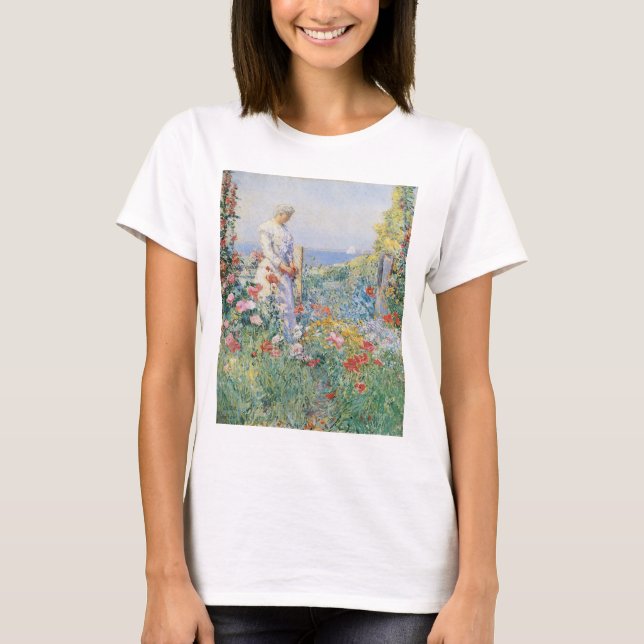 Celia Thaxter i sin trädgård av Childe Hassam T Shirt (Framsida)