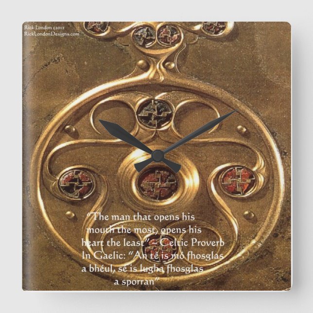 Celtic Artifact & Proverb on Wall Clock Fyrkantig Klocka (Framsida)