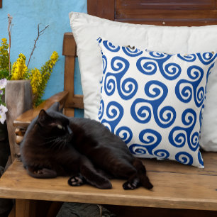 Celtic Blue and White Triskell Brittany Kudde