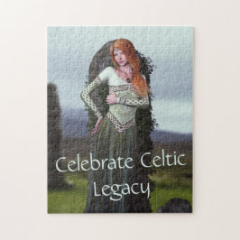 Celtic Dam Posing framför antika stenar Pussel