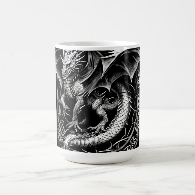Celtic Dragon Elegance: Black & Grått Abstrakt Tat Kaffemugg (Center)