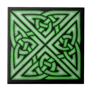 Celtic fnurrakonstdesign i grönt kakelplatta