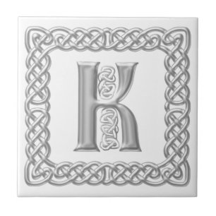 Celtic fnurraMonogramsilver verkställer brev K Kakelplatta
