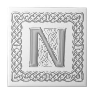 Celtic fnurraMonogramsilver verkställer brev N Kakelplatta