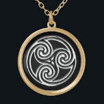 Celtic halsband för baksida för svart för<br><div class="desc">För fnurraTriskelion för vit Celtic halsband för bakgrund för svart irländare. Ett härligt Celtic eller irländskt themed halsband som presenterar en svart bakgrund och en celtic fnurratriskelion i centrera. Ett underbart biet av irländska smycken för någon kvinna eller man. Gör en underbar brudtärnagåva för ditt irländska Gaelicbröllop eller precis som...</div>