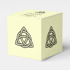 Celtic Knot in Black and Ivory Wedor Favor Box Presentaskar