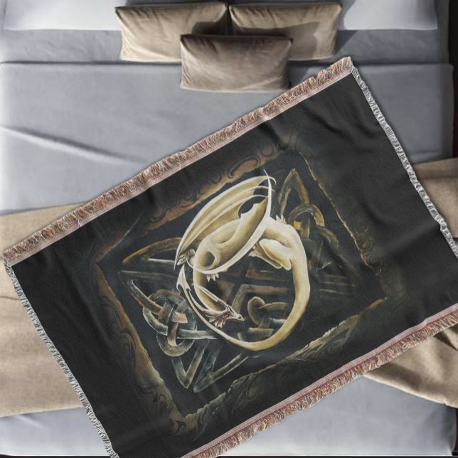 Celtic Knot Work Cream Dragon Filt (Skapare uppladdad)