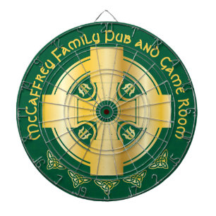 Celtic Kor och Knot Brev M Monogram och Namn Darttavla