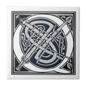 Celtic Q Monogram Kakelplatta