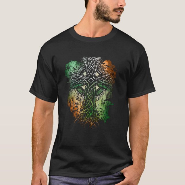 Celtic Stil Kor med Irish Flagga T Shirt (Framsida)