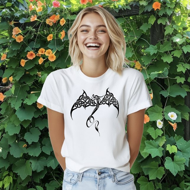 Celtic Tribal Dragon Black White T-shirt (Skapare uppladdad)