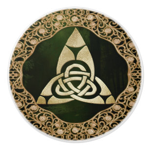 Celtic Trinity Knot on Forest Shadows Knopp