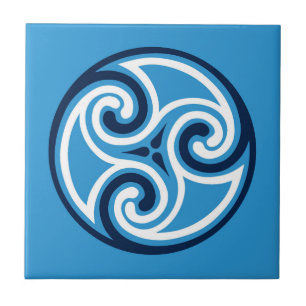 Celtic Triskele Ornament, Himlar Blue and White Kakelplatta