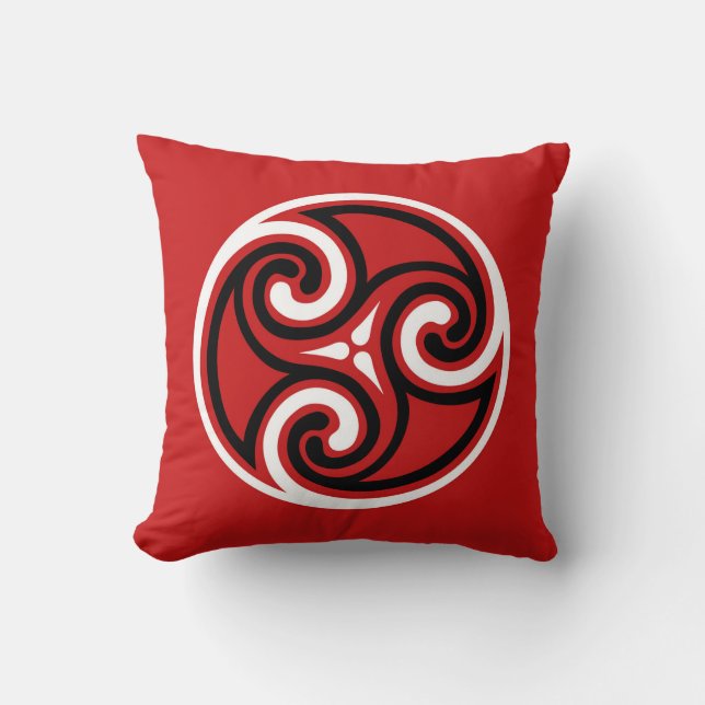 Celtic Triskele Ornament, Red, Black and White Kudde (Framsida)