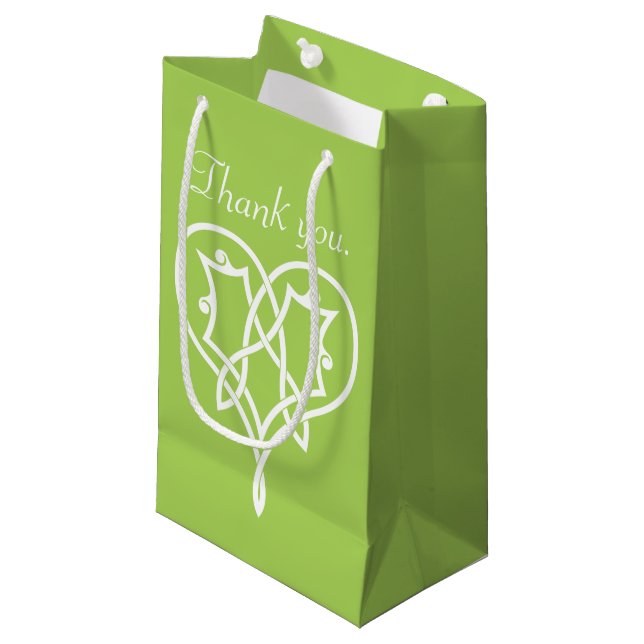 Celtic Weave Hearearin in Peridot Gift Bag (Framsidan Vinklad)