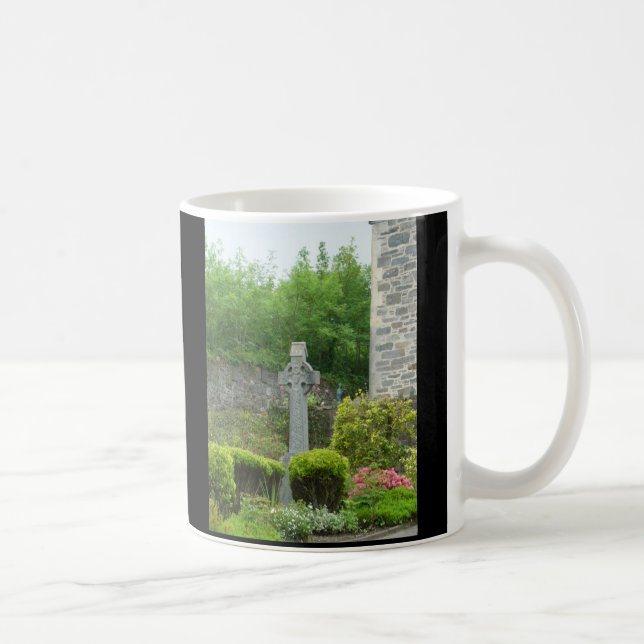 Celtickor i churchyard, tro kaffemugg (Höger)