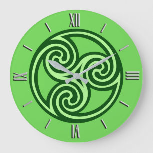 CelticTriskele prydnad, limefrukt och mörk - grö Stor Klocka
