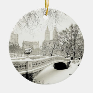 Central Park vinter - snö på pilbåge överbrygg Julgransprydnad Keramik