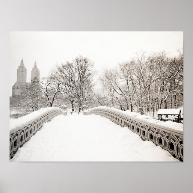 Central Park Winter Romantik - Bow Bridge Poster (Framsidan)