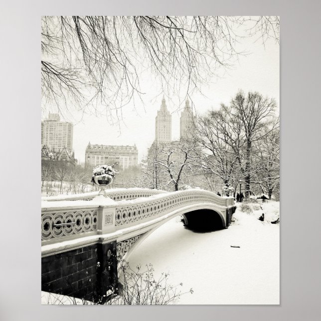 Central Park Winter - Snö på Bow Bridge Poster (Framsidan)