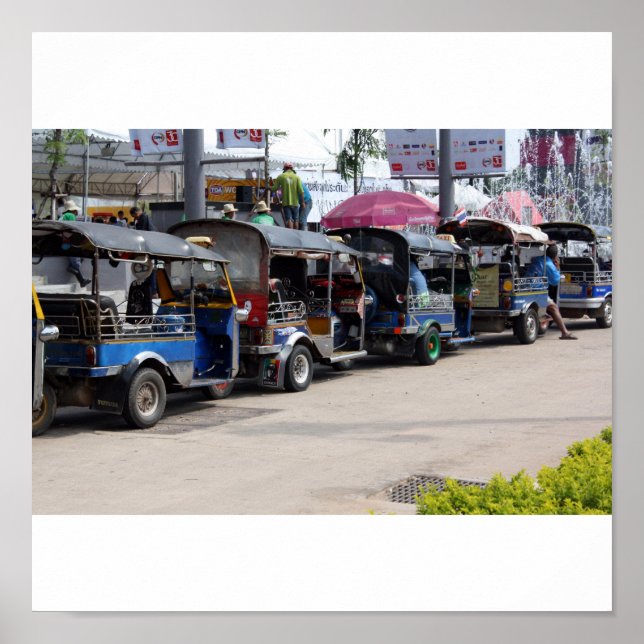 Central Plaza Tuk Tuks Poster (Framsidan)