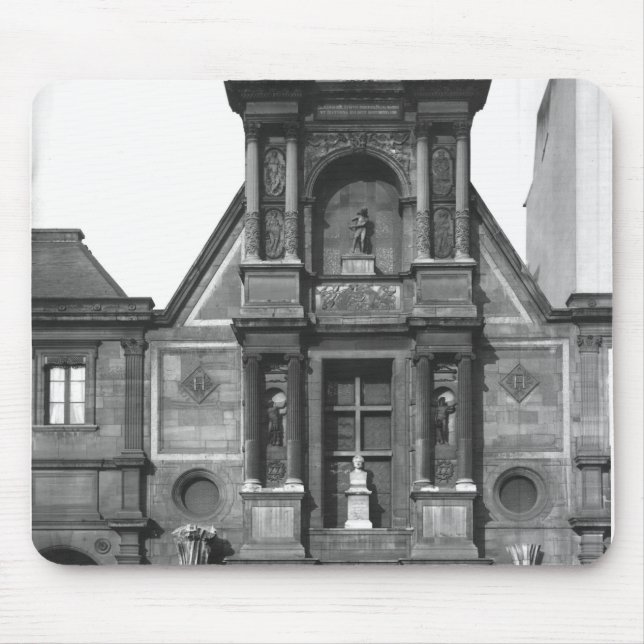 Centraldel av den huvudsakliga fa�aden musmatta (Framsidan)