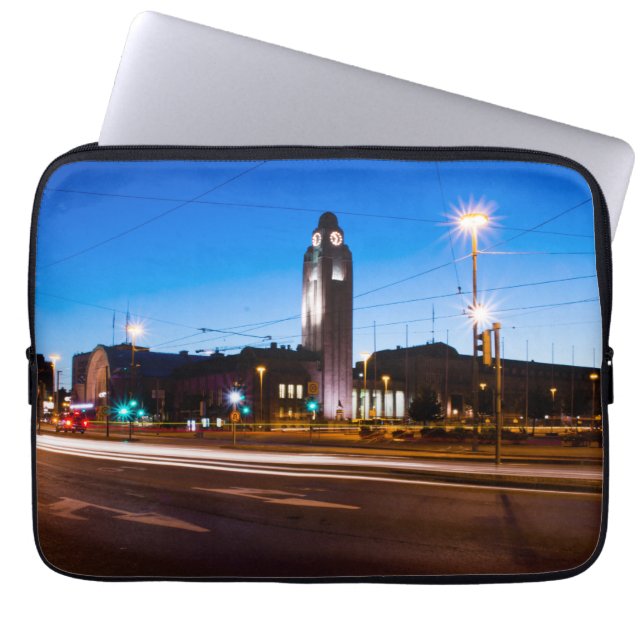 CentralHelsingfors under blå timme Laptop Sleeve (Framsidan)