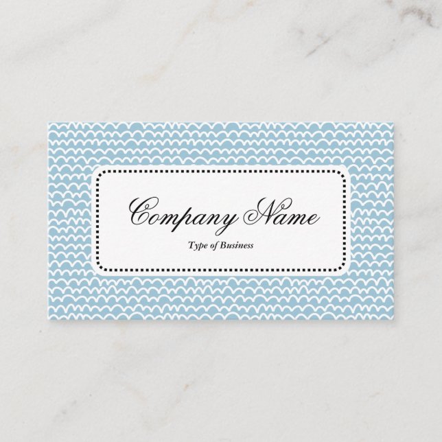 Centrera etikett v5 - Vågigt - Vit på Blek Blue 9d Visitkort (Framsida)