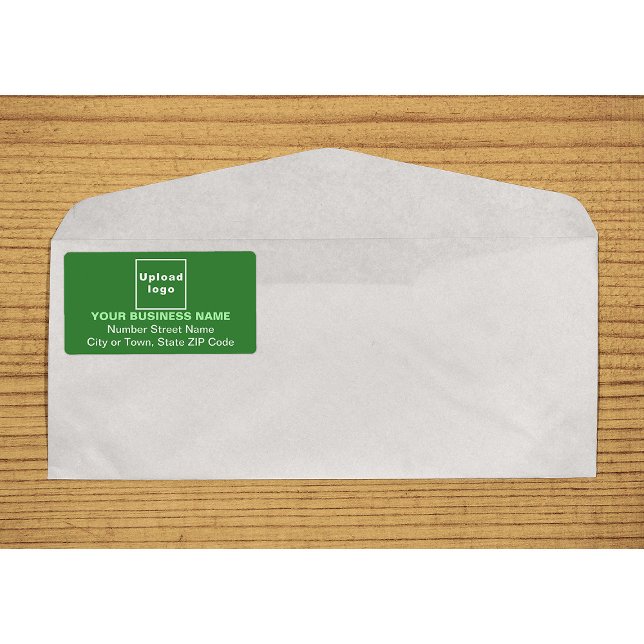 Centrerat Affärsetikett Grön Fraktsedel (Center aligned business green shipping label on envelope)