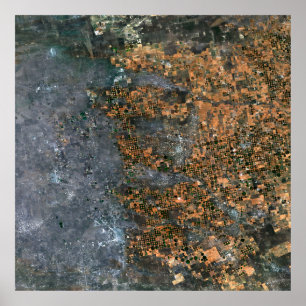 Centrumpivot bevattnad fält i Texas, USA Poster