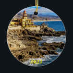 Cerritos Beach, Hacienda Julgransprydnad Keramik<br><div class="desc">De stora Hacienda Cerritos sitter högt med en vacker syn på Cerritos Beach på Baja California Sur kusten.</div>