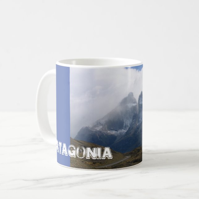 Cerro Paine Grande, Mountains, Patagonia, Chile Kaffemugg (Framsida vänster)