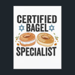 Certifierad Bagel-specialist Rolig Judisk Hanukkah Vykort<br><div class="desc">hanukkah, påsk, yiddish, chanukah, judisk, menorah, jude, present, födelsedag, bagel</div>