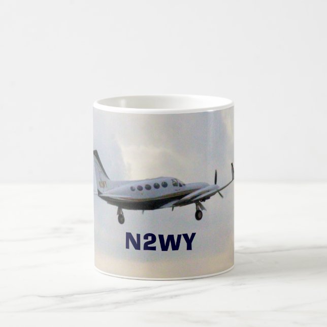 Cessna 414 i flyg, N2WY Kaffemugg (Center)