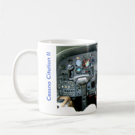Cessna stämning II instrumenterar panelen Kaffemugg