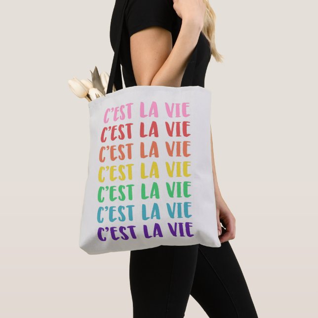 C'est La Vie Fransk Ordalag Regnbåge Typografi Tygkasse (Närbild)
