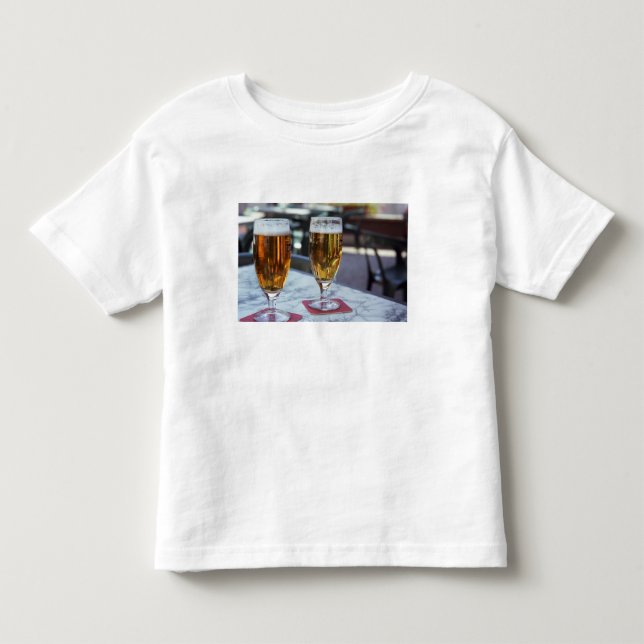 Chablis; två svala öl vid 42 graders varm sommar tee (Framsida)