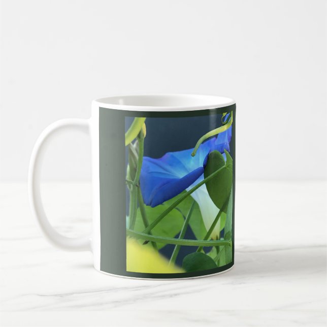 Chalice-of-Blue Morning Glory Kaffemugg (Vänster)