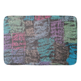 Chalk på sidopromenadkonsten i gultens vita lila badrumsmatta