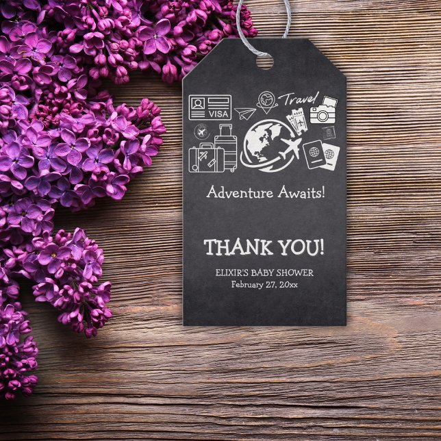 Chalkboard Äventyr Awaits Baby Shower Presentetikett (Skapare uppladdad)