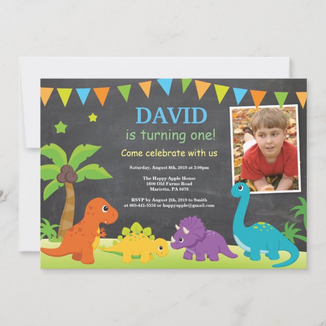 Chalkboard Dinosaur Birthday-inbjudan Dino Party Inbjudningar (Framsida)