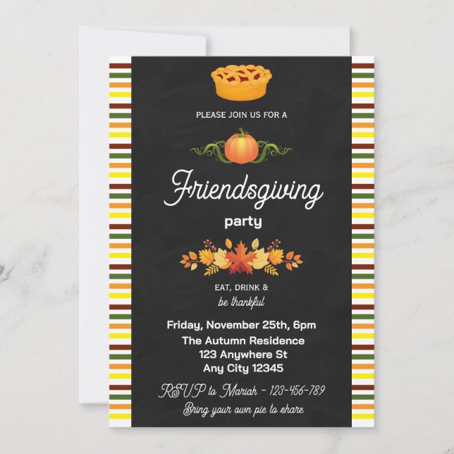 Chalkboard Friendsgiving Party-inbjudan Inbjudningar (Framsida)