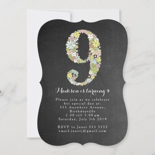 Chalkboard Girls Blommig 9-års födelsedagsinbjudan Inbjudningar (Framsida)