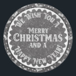 Chalkboard god jul och Gott nytt år Runt Klistermärke<br><div class="desc">Roligt och klistermärke för julhelgens perfekt för dekoration av kort,  kuvert och paket.</div>