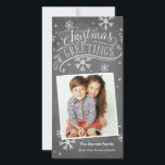 Chalkboard Hälsning 1-Photo Snowflake Helgdag Julkort<br><div class="desc">Det här moderna och snyggt helgdag har handskrivna och kalligrafierade bilder på en trendig ritbordsbakgrund med vismiskt utspridt snöflingor. Finns i ytterligare färg och format. Köp vår online för mer biet i den här utformningen!</div>