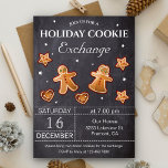 Chalkboard Helgdag jul Cookie Exchange Party Inbjudningar<br><div class="desc">Inbjudan dina gäster med den här inbjudan till elegant-cookie-utväxlingspartiet med modern typografi och vackra kakor med gips mot en bakgrund av kalkskivor. Lägg bara till din händelseinformation i den här mallen som är enkel att använda för att göra den till en inbjudan av typen en. Vänd över kortet för att...</div>