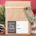 Chalkboard Holly God jul Gift-etikett Rektangulärt Klistermärke<br><div class="desc">Den lämnat sidan av den här helgdag presentetiketten innehåller ord "God jul" i vit penselstil som ramas av holly boughs på en kritbords bakgrund. På högerna finns det utrymme för skriva i ditt namn och namn på presentmottagaren. Se våra samlingar för matchning av helgdagskort och leveranser.</div>