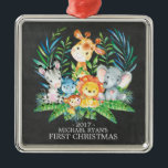 Chalkboard Jungle Baby Första julprydnaden Julgransprydnad Metall<br><div class="desc">Cute safari-djur för en pojke eller en flicka första jul. Vår söta djungelscen har en giraffe,  apa,  elefant,  zebra,  hippo och lejon. Matchande artiklar i vår butik.</div>