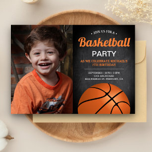 Chalkboard Kids Basketball Födelsedagsfest Photo Inbjudningar