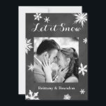 Chalkboard Låt det snöa Helgdag Photo Card Julkort<br><div class="desc">Ljuset snöflingor på en kritersbakgrund accentuerar ditt foto på detta romantiska helgdag-kort.</div>